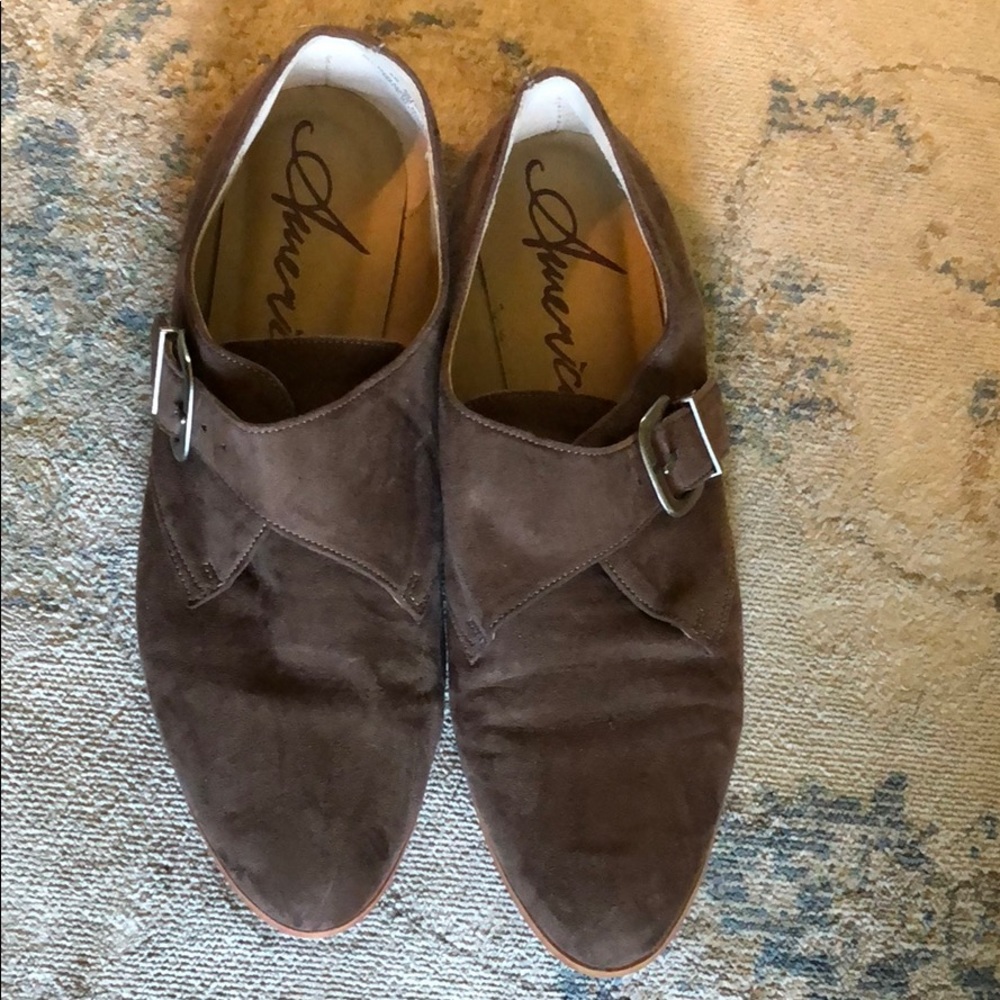 Buckle shoes